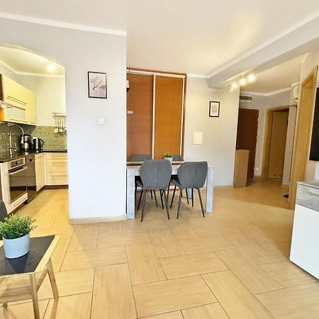 Apartamenty Bryza - Chelmonskiego - Parking - Centrum Swinoujscie Dış mekan fotoğraf