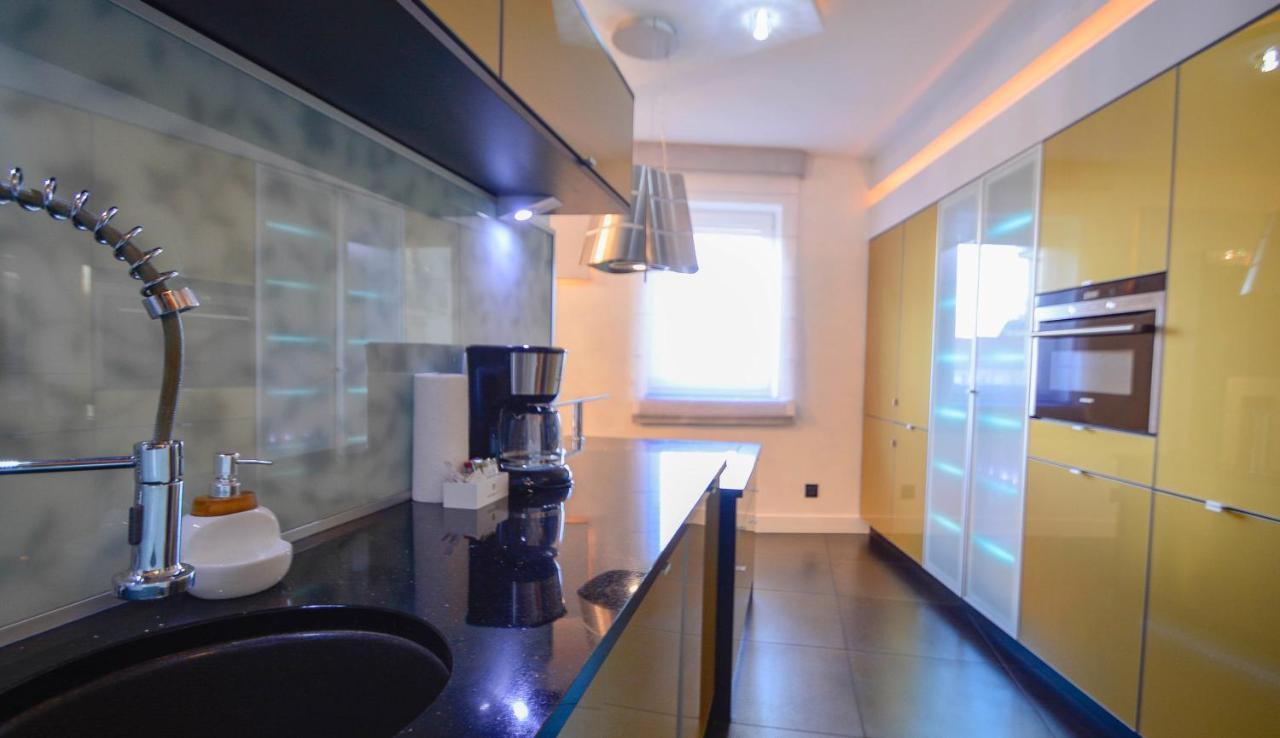 Apartamenty Bryza - Chelmonskiego - Parking - Centrum Swinoujscie Dış mekan fotoğraf