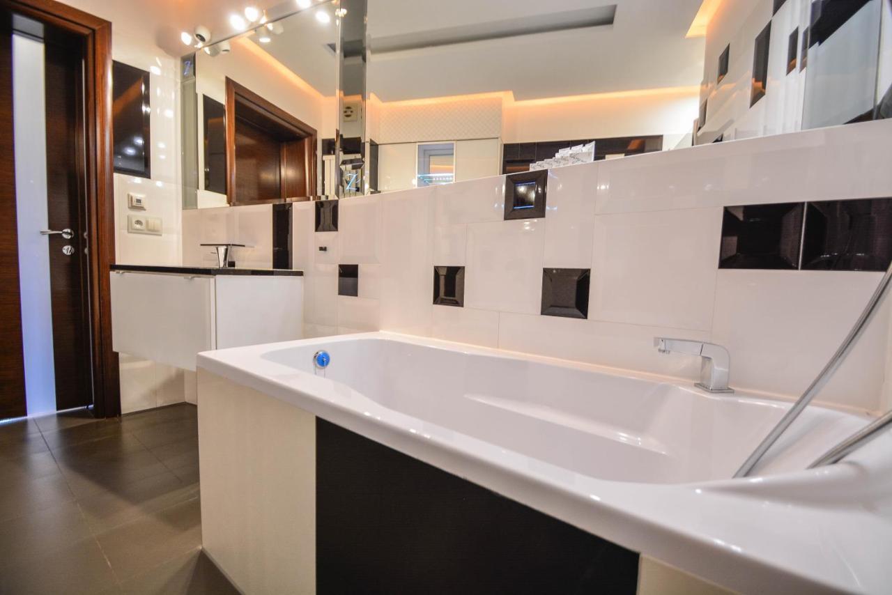 Apartamenty Bryza - Chelmonskiego - Parking - Centrum Swinoujscie Dış mekan fotoğraf